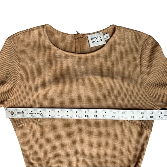 HELLO MOLLY Tan Waffle Knit Mini Dress Faux Wrap Bell Sleeve You For Me sz 6 - Picture 4 of 9